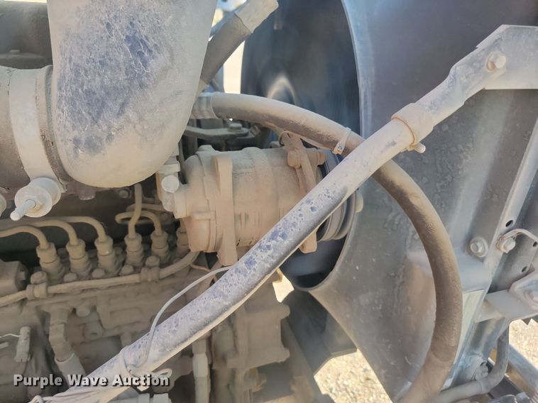 image for item JG9776 1993 Mack RD690S  water truck