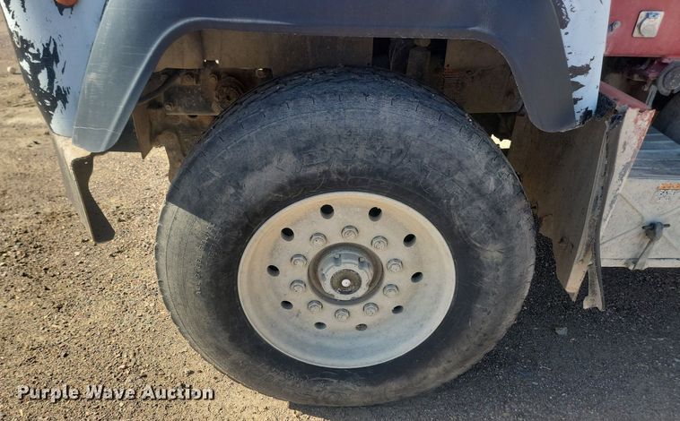 image for item JG9776 1993 Mack RD690S  water truck