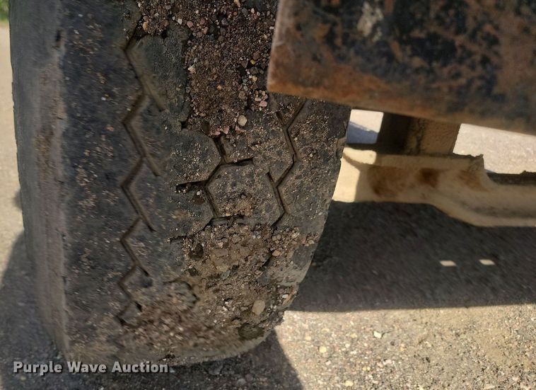 image for item JG9776 1993 Mack RD690S  water truck