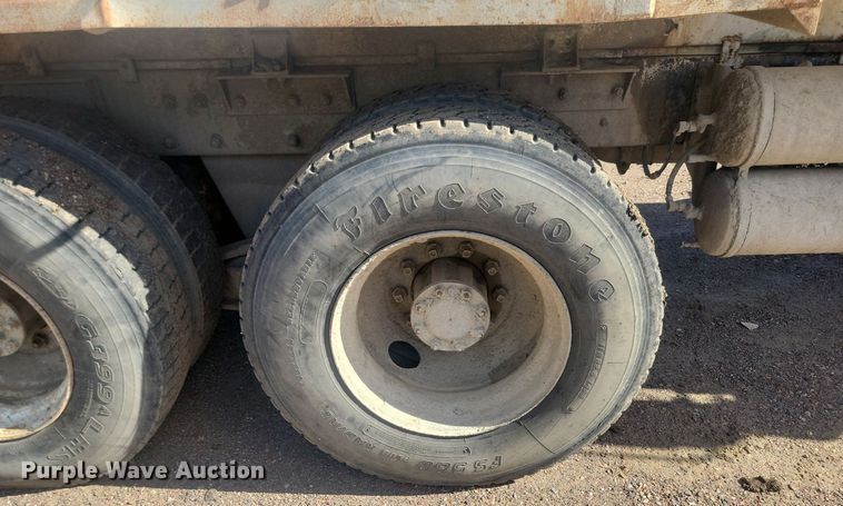 image for item JG9776 1993 Mack RD690S  water truck