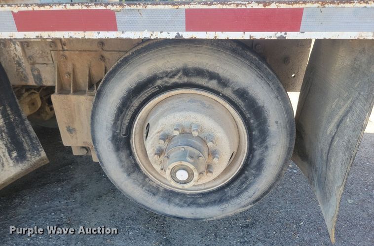 image for item JG9776 1993 Mack RD690S  water truck