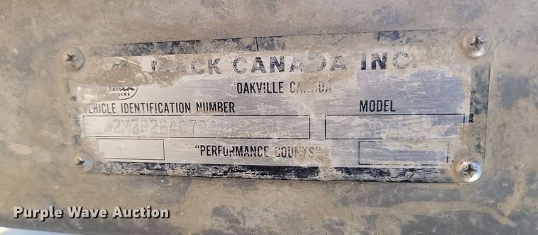 image for item JG9776 1993 Mack RD690S  water truck