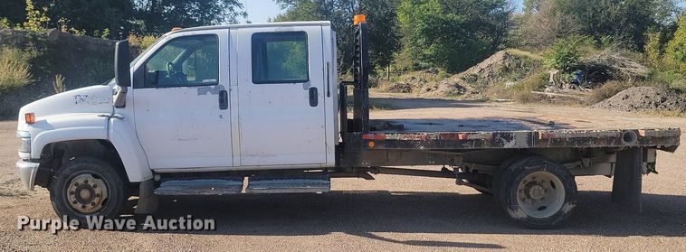 image for item JG9778 2005 Chevrolet C5500  Crew Cab flatbed truck