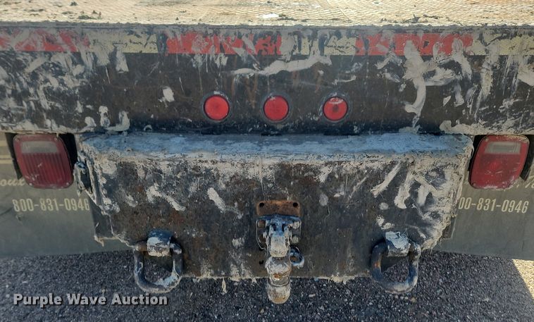 image for item JG9778 2005 Chevrolet C5500  Crew Cab flatbed truck