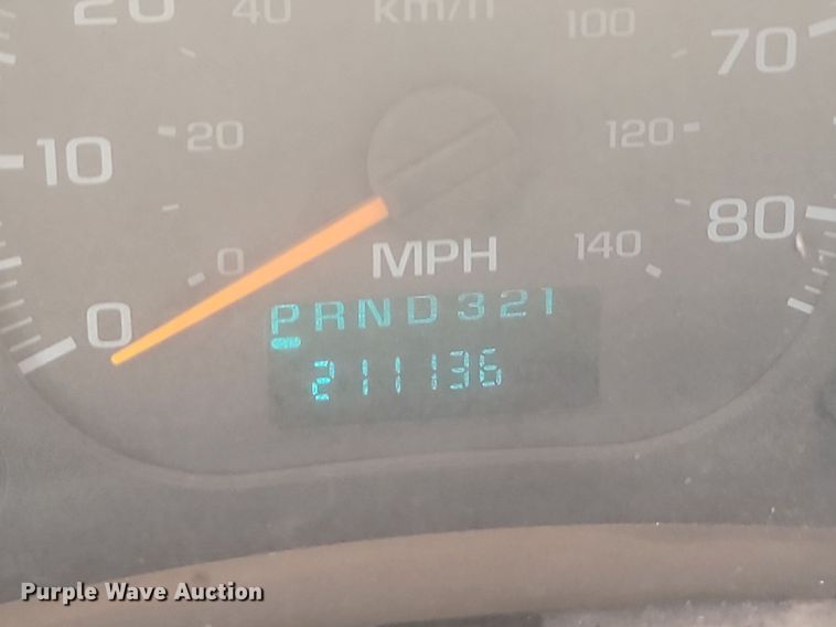 image for item JG9778 2005 Chevrolet C5500  Crew Cab flatbed truck