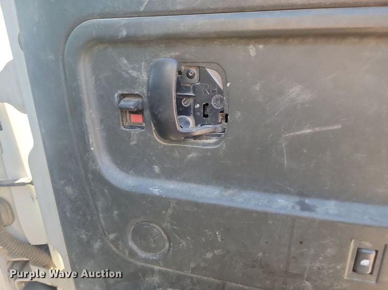 image for item JG9778 2005 Chevrolet C5500  Crew Cab flatbed truck