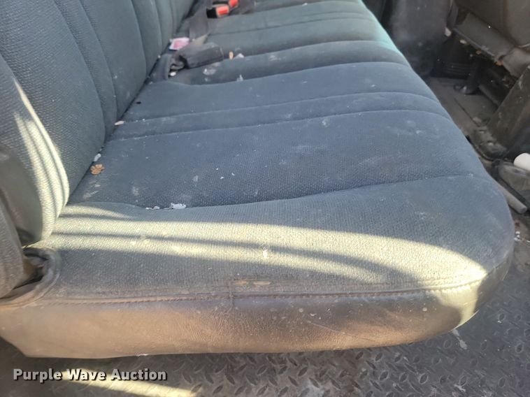 image for item JG9778 2005 Chevrolet C5500  Crew Cab flatbed truck