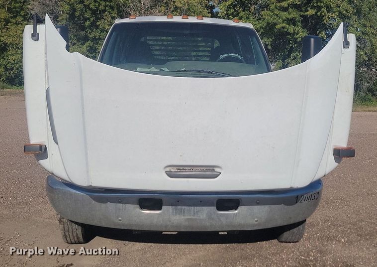 image for item JG9778 2005 Chevrolet C5500  Crew Cab flatbed truck