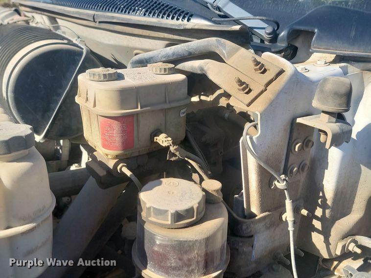 image for item JG9778 2005 Chevrolet C5500  Crew Cab flatbed truck