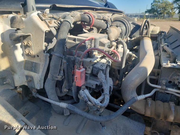 image for item JG9778 2005 Chevrolet C5500  Crew Cab flatbed truck