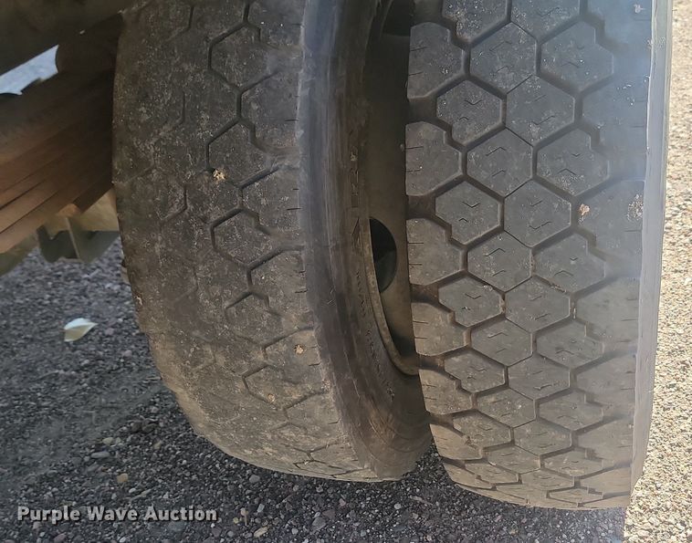 image for item JG9778 2005 Chevrolet C5500  Crew Cab flatbed truck