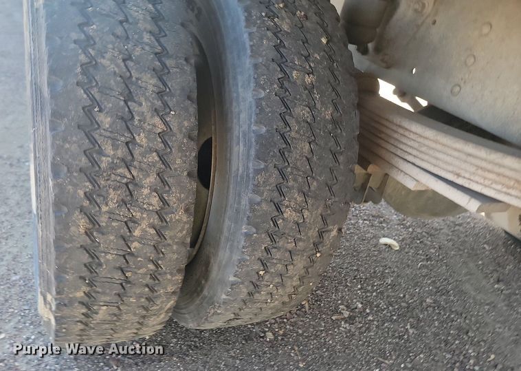 image for item JG9778 2005 Chevrolet C5500  Crew Cab flatbed truck