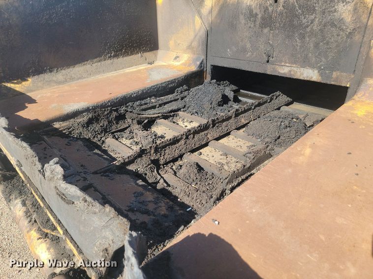 image for item JG9781 2010 Caterpillar AP1000D  paver