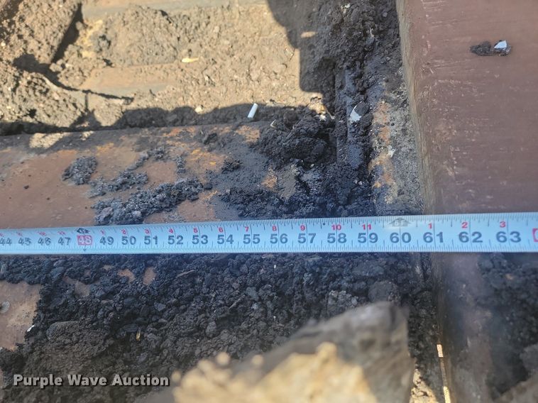 image for item JG9781 2010 Caterpillar AP1000D  paver