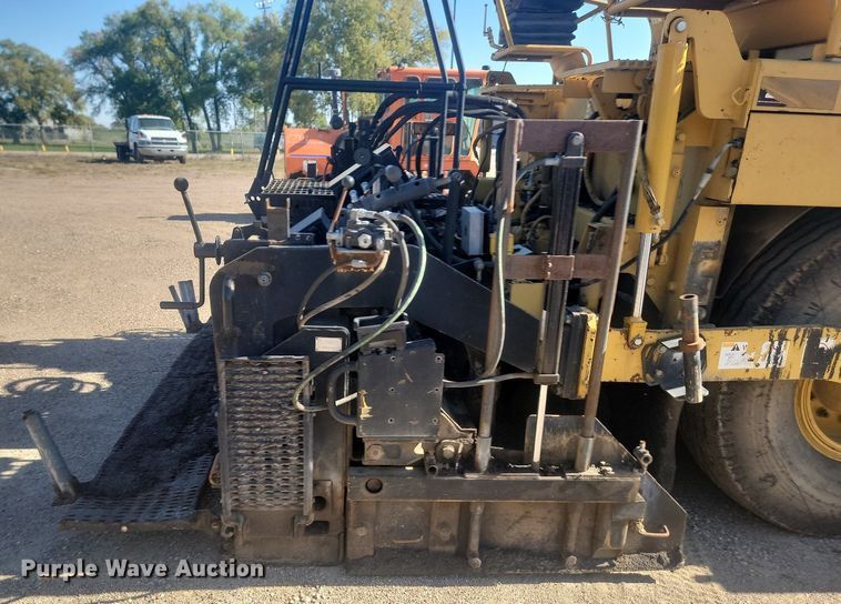 image for item JG9781 2010 Caterpillar AP1000D  paver