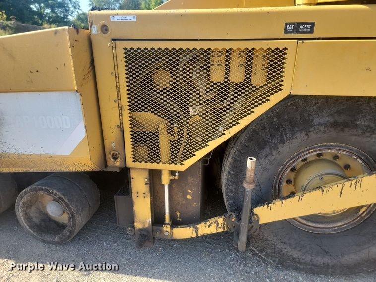 image for item JG9781 2010 Caterpillar AP1000D  paver