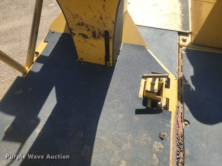 image for item JG9781 2010 Caterpillar AP1000D  paver