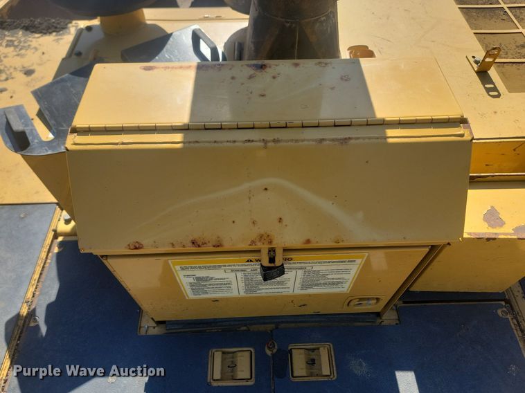 image for item JG9781 2010 Caterpillar AP1000D  paver