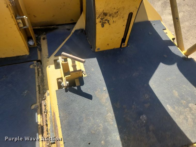 image for item JG9781 2010 Caterpillar AP1000D  paver