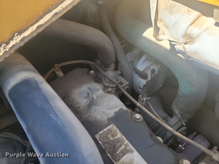 image for item JG9781 2010 Caterpillar AP1000D  paver