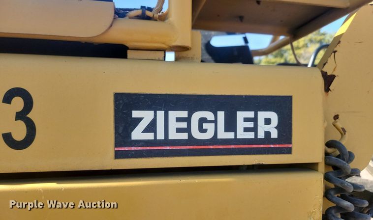 image for item JG9781 2010 Caterpillar AP1000D  paver