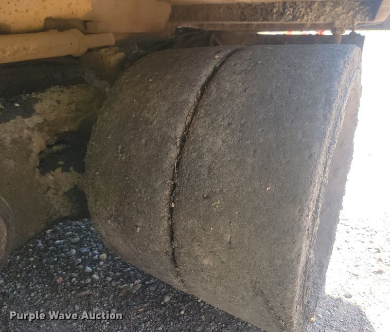 image for item JG9781 2010 Caterpillar AP1000D  paver