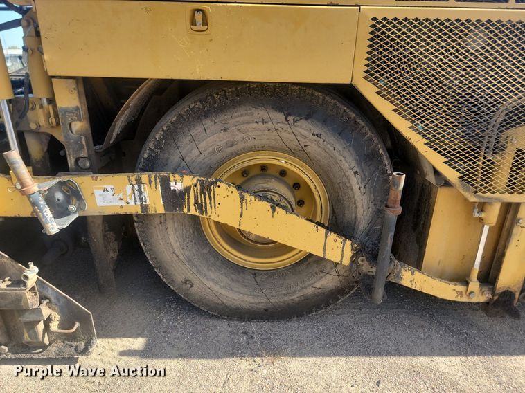 image for item JG9781 2010 Caterpillar AP1000D  paver