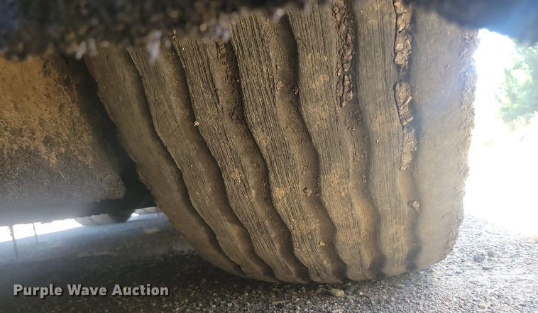 image for item JG9781 2010 Caterpillar AP1000D  paver