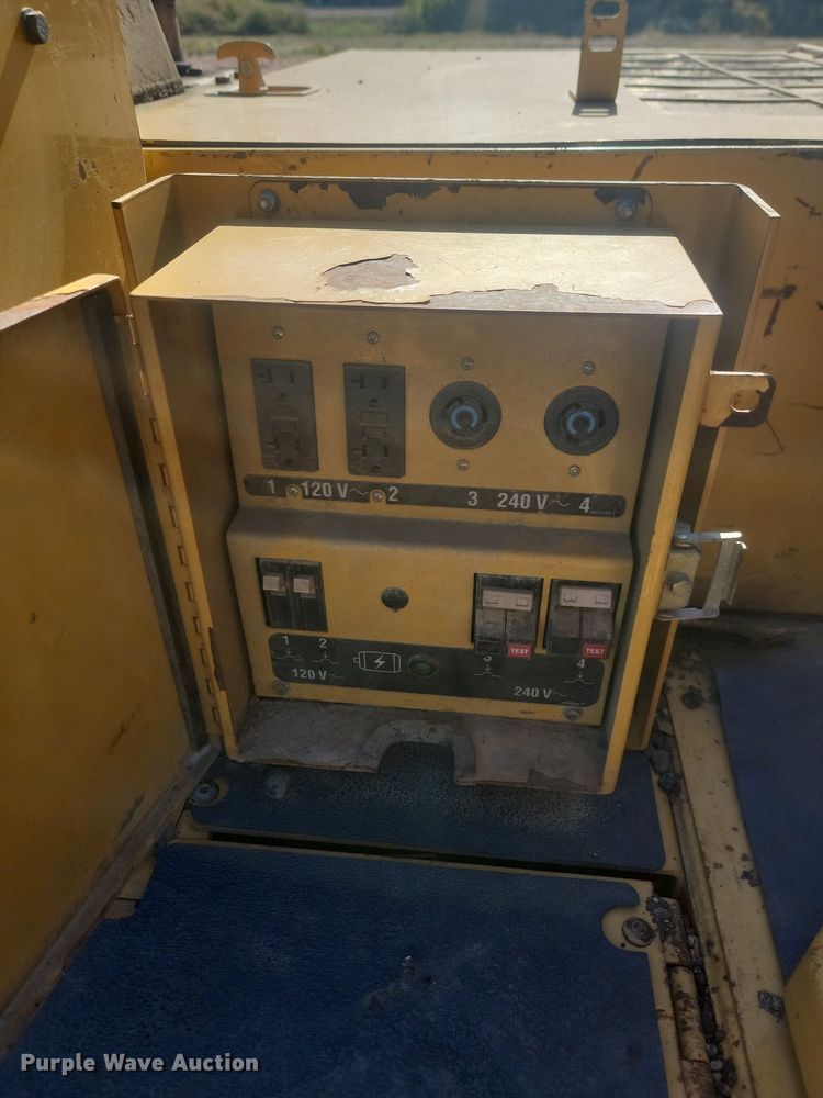 image for item JG9781 2010 Caterpillar AP1000D  paver