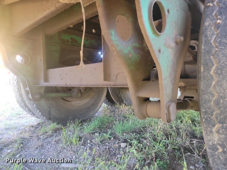 image for item JG9783 1990 Fruehauf FB8-F2-42  dry van trailer