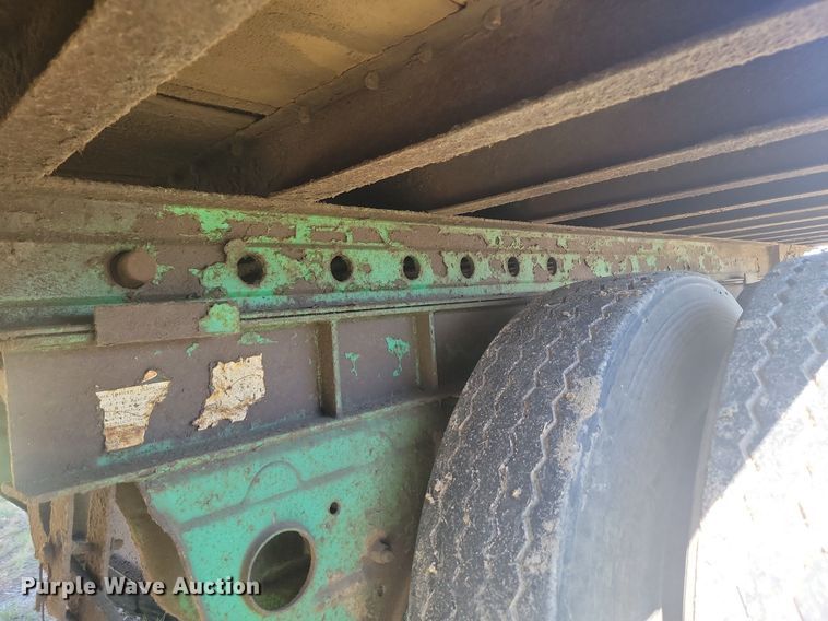 image for item JG9783 1990 Fruehauf FB8-F2-42  dry van trailer