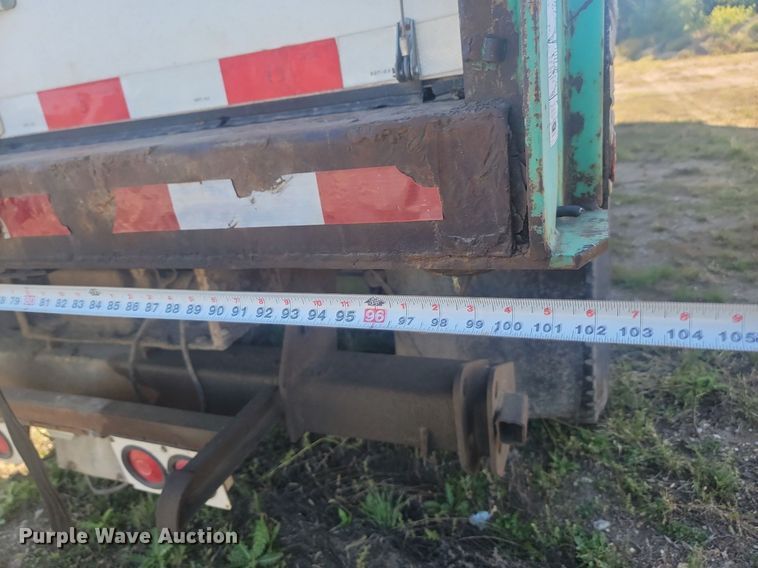 image for item JG9783 1990 Fruehauf FB8-F2-42  dry van trailer