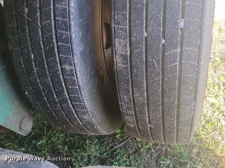 image for item JG9783 1990 Fruehauf FB8-F2-42  dry van trailer