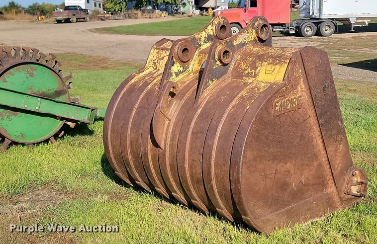 image for item JG9784 Empire  excavator bucket