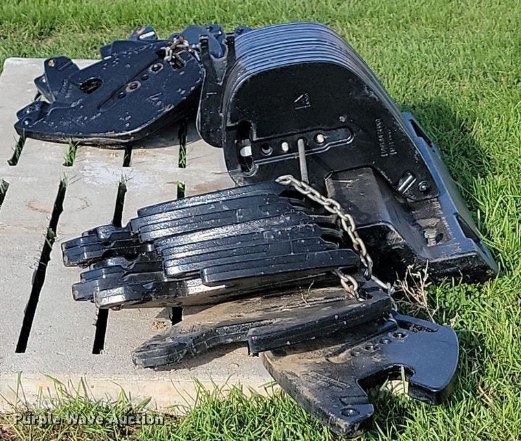 image for item JG9786 (32) Agco suitcase weights and mount