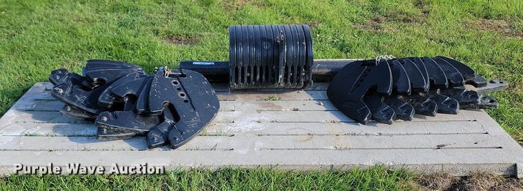 image for item JG9786 (32) Agco suitcase weights and mount