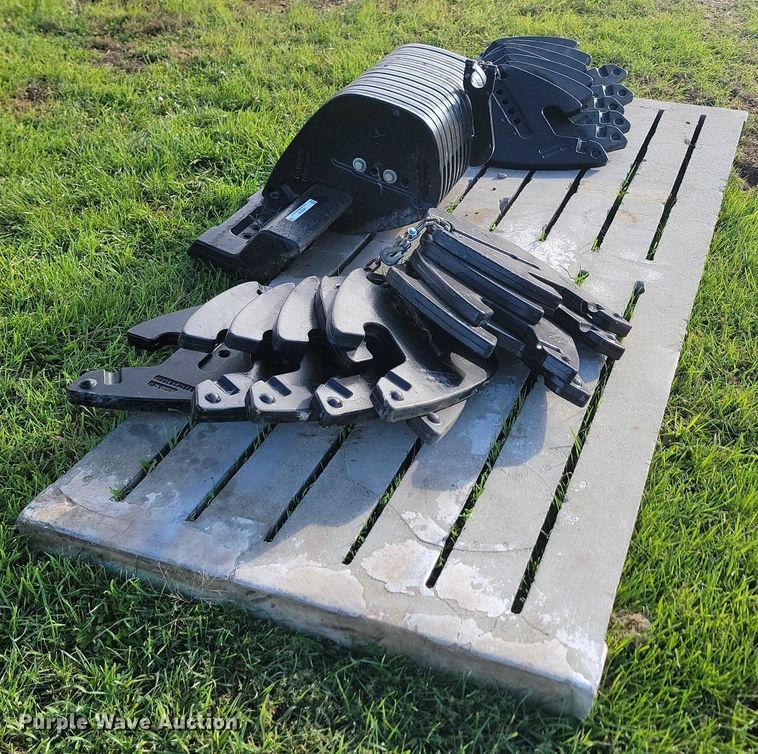 image for item JG9786 (32) Agco suitcase weights and mount