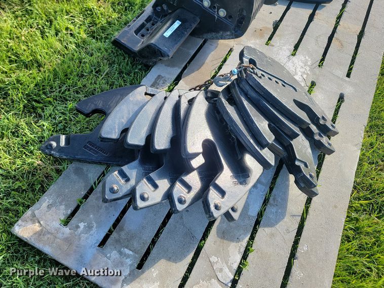 image for item JG9786 (32) Agco suitcase weights and mount