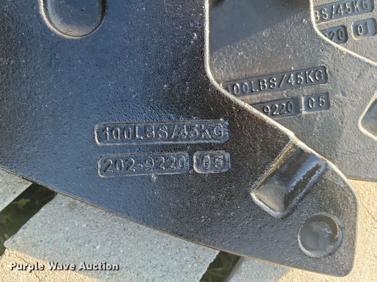 image for item JG9786 (32) Agco suitcase weights and mount