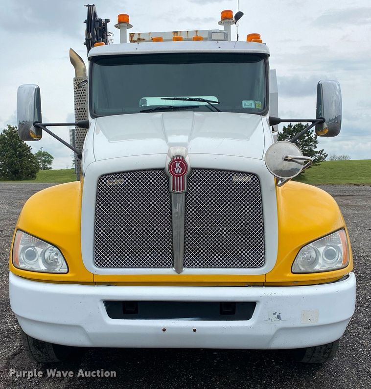 image for item KB9451 2013 Kenworth T370  utility / service truck