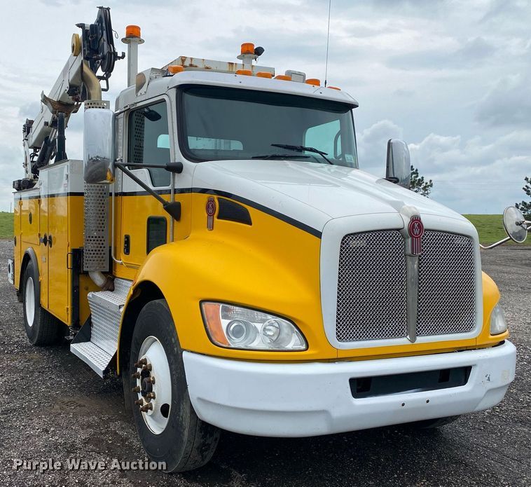 image for item KB9451 2013 Kenworth T370  utility / service truck