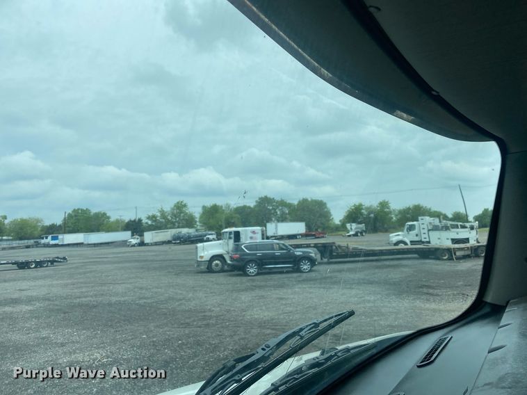 image for item KB9451 2013 Kenworth T370  utility / service truck