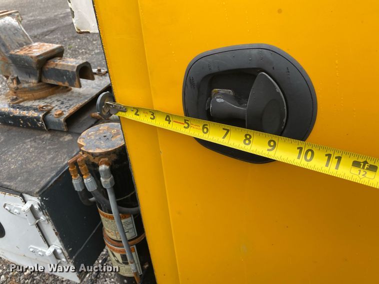 image for item KB9451 2013 Kenworth T370  utility / service truck