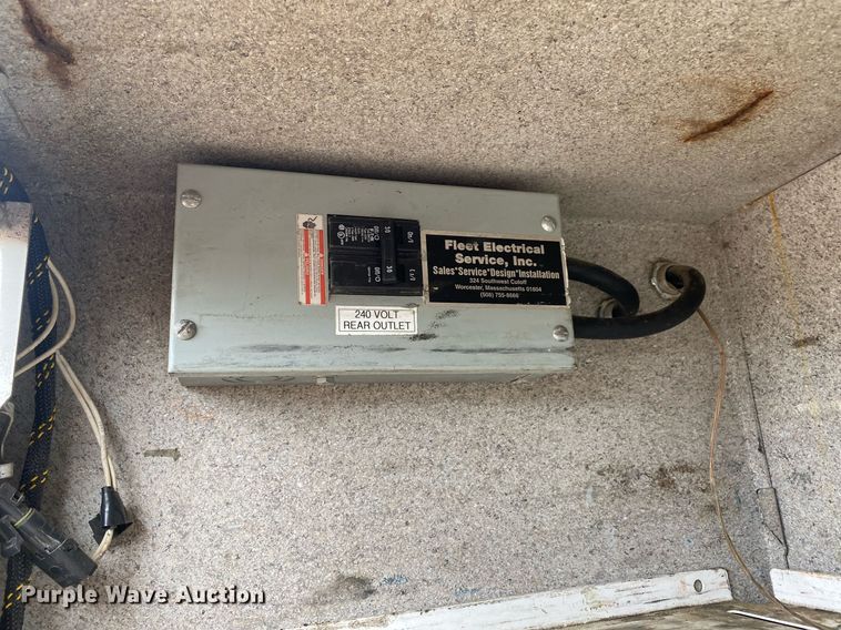 image for item KB9451 2013 Kenworth T370  utility / service truck