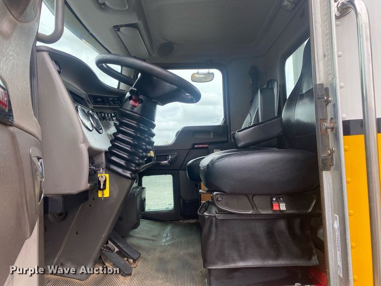 image for item KB9451 2013 Kenworth T370  utility / service truck