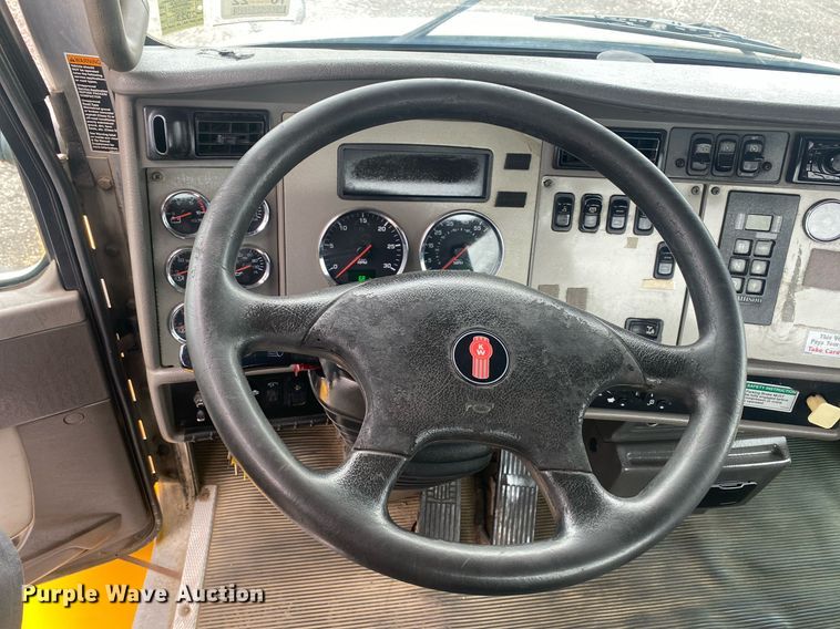 image for item KB9451 2013 Kenworth T370  utility / service truck