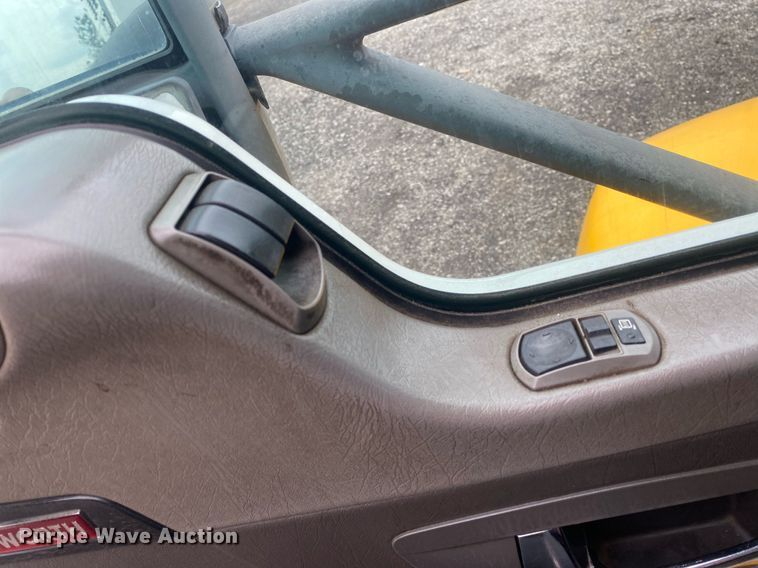 image for item KB9451 2013 Kenworth T370  utility / service truck