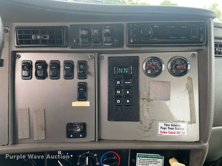 image for item KB9451 2013 Kenworth T370  utility / service truck