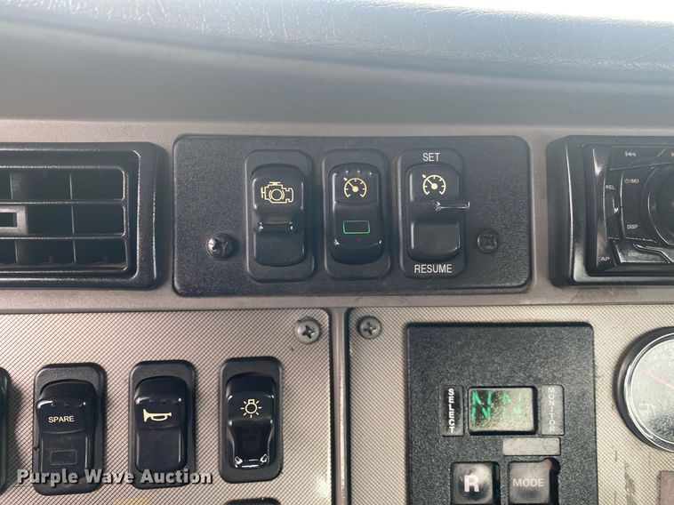 image for item KB9451 2013 Kenworth T370  utility / service truck