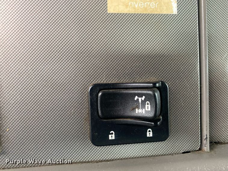 image for item KB9451 2013 Kenworth T370  utility / service truck